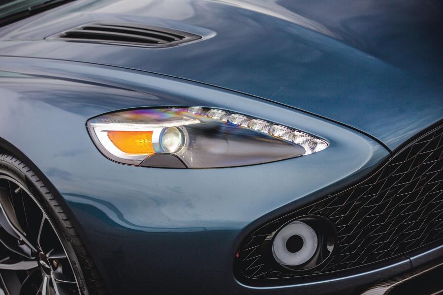 Детали экстерьера Aston Martin Vanquish Zagato Volante 2017 года  (NA) (фото 23 из 40)